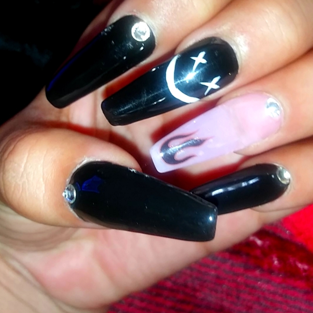 Press on nails